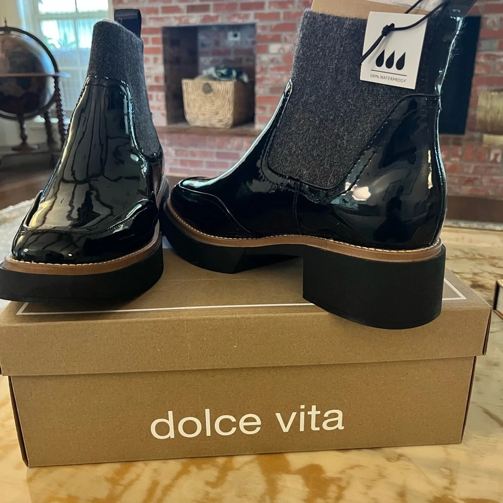 New w/ tags Dolce Vita Black Ankle Boots with Chunky Heel - Picture 4 of 7